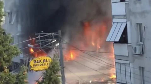Buca'da yükselen alevler paniğe neden oldu