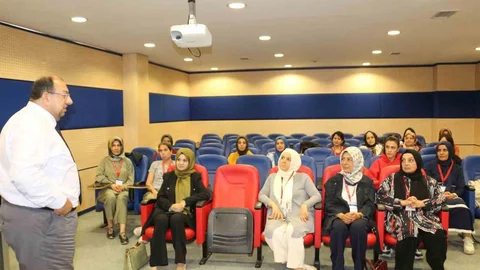 Elazığ'da sağlık çalışanlarına doğuma hazırlık eğitimi verildi