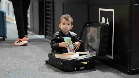 Kocaeli Kitap Fuarı'nda Valiz Dolusu Kitap Alışverişi