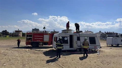 Hatay'da karavan yangını