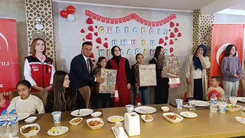 Erzurum'da Kız Çocuklarına Destek Etkinliği
