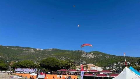 Alanya'da Yamaç Paraşütü Şampiyonası heyecanı