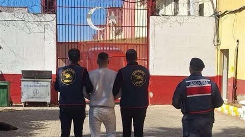 Aydın'da hapis cezasıyla aranan şahıs JASAT ekipleri tarafından yakalandı