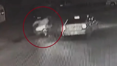 Erdemli’deki Motosiklet-otomobil Çarpışması Kameralara Saniye Saniye Yansıdı