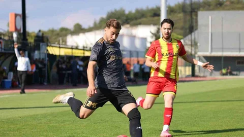 İzmir'de Aliağaspor FK, Yeni Malatyaspor'u 8-1 yenerek sahasında büyük bir zafer elde etti.