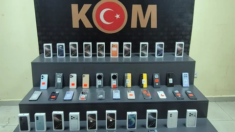 Kocaeli Dilovası'nda 3 milyon TL'lik kaçak telefonlar yakalandı