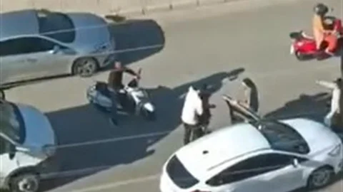 Adana'da yol verme meselesi yüzünden kavga çıktı