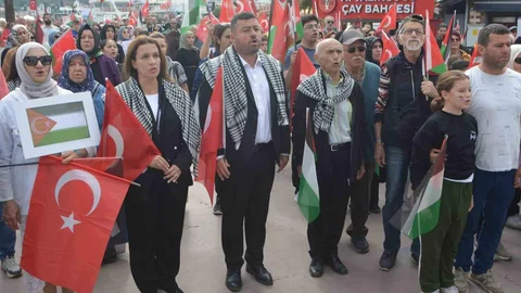 Ayvalık'ta Filistin'e Destek Yürüyüşü