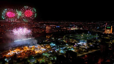 Adana'da görsel şölene dönüşen dron, lazer ve havai fişek gösterisi yapıldı