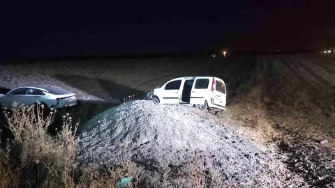 Şırnak’ta araçlar tarlaya uçtu