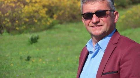 Bursa'nın Gemlik ilçesinde sahnede kalp krizi geçiren Giresunlu sanatçı Yüksel Kader hayatını kaybetti.