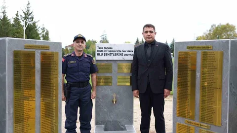 Düzce Valisi Selçuk Aslan, şehitler için dua etti