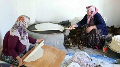 Yozgat'ta kadınlar, imece geleneğiyle kış hazırlıklarını tamamlıyor.