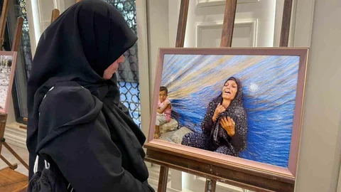 İstanbul'da Gazze Fotoğraf Sergisi duygusal anlara sahne oldu