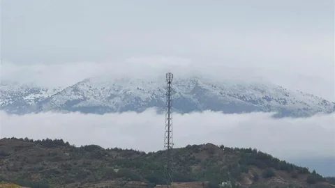 Amasya'da Akdağ'a kar yağdı