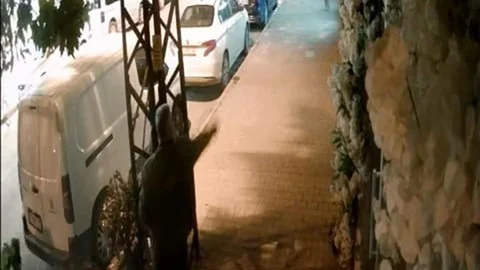 Bursa İnegöl'de kapalı kuaföre yumurta fırlatıldı