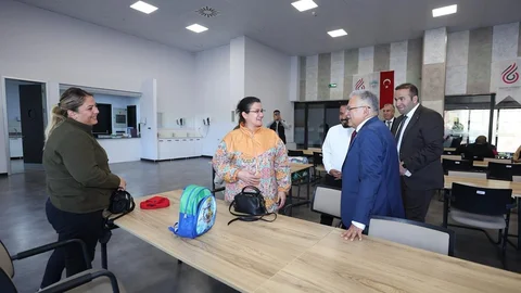 Kayseri'de Engelsiz Yaşam Merkezi ziyareti