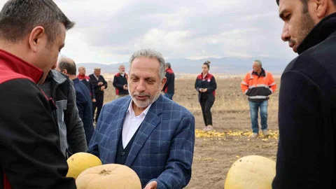 Talas'ta Türkiye Birincisi Çiftçilere Tebrikler