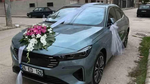 Eskişehir'de gelin arabası olarak Togg tercih edildi