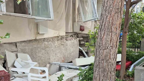 İstanbul'da balkon çökmesi sonucu 1 kişi yaralandı