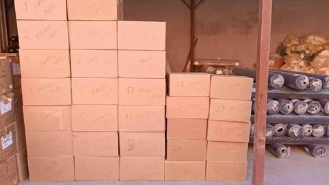 Diyarbakır'da öğrencilere ayakkabı yardımı