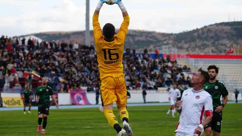 TFF 3. Lig 2. Grup'ta Kırıkkale FK, Kırşehir FSK ile karşılaştı ve 2-3 mağlup oldu.