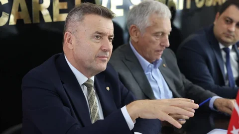 Çakır: "İlçelerimizle Birlikte Akıllı Büyüme Modeli Oluşturmalıyız"