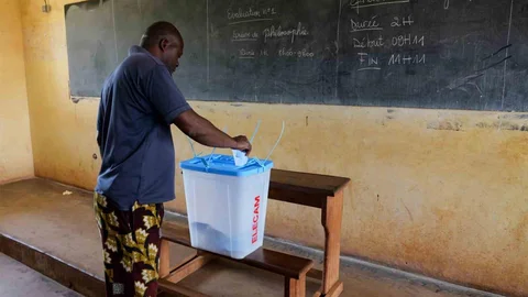 Kamerun'da Biya'nın İktidarı Uzayabilir