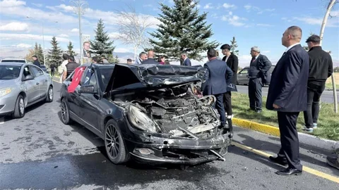 Erzurum'da Anahtar Parti Konvoyu Kazası