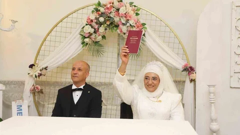 Turgutlu'da Duygusal Düğün Töreni