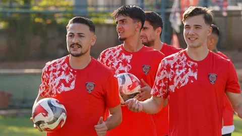 Mersin'de Yüzler Gülüyor