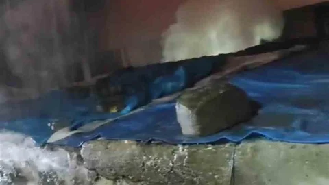 Bingöl'de metruk binada yangın çıktı