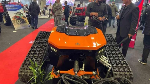 Bursa'da tarım fuarında yerli tarım makinesi büyük ilgi gördü