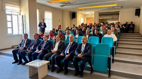 Aydın'da muhtarlara tarımsal verilerin güncellenmesi hakkında bilgi verildi