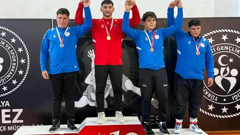 Manavgat'ta güreşçilerden çifte şampiyonluk