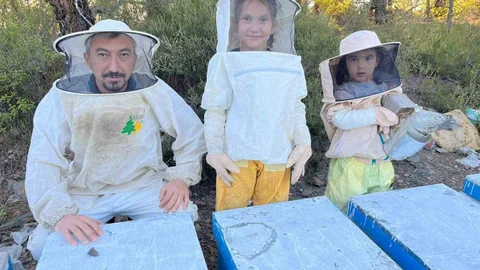 Muğla Yatağan'da minik arıcılardan örnek davranış