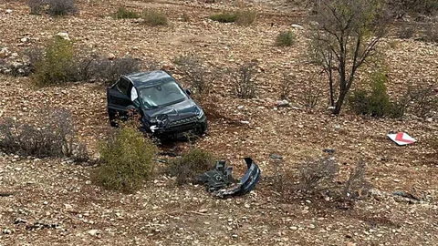 Mardin'de otomobil şarampole devrildi