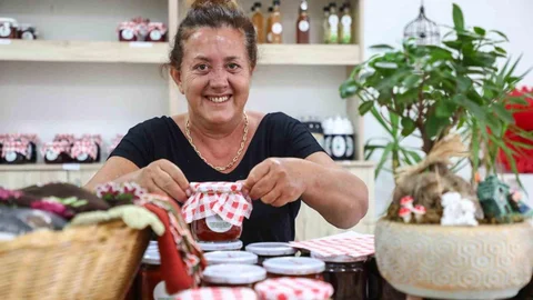 Antalya'da kadın kooperatifleri kışlık ürün üretimine başladı