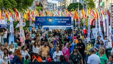 Kushimoto Sokak Sanatçıları Festivali Bu Yıl da On Binlerce Kişiyi Ağırladı