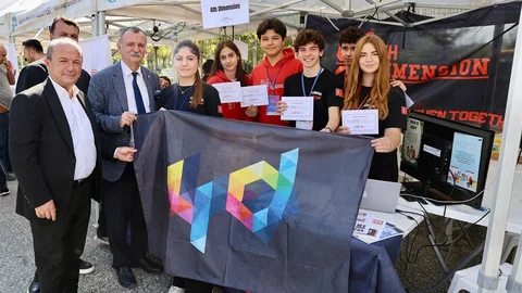 MANİSA'da MANİFEST'te 30 bin öğrenci bilimin farklı yönlerini keşfetti