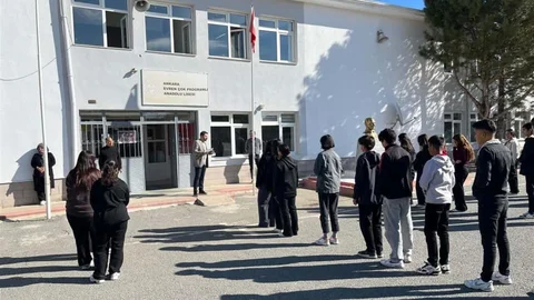 Ankara'da okullarda deprem tatbikatı yapıldı