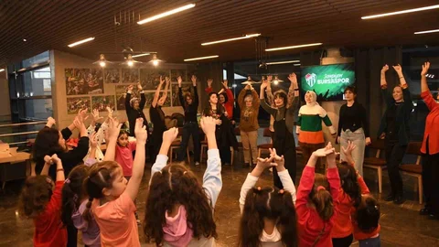 Bursa'da Kız Çocukları Unutulmadı