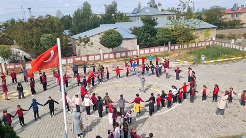 Van'da okullarda afet tatbikatı gerçekleştirildi