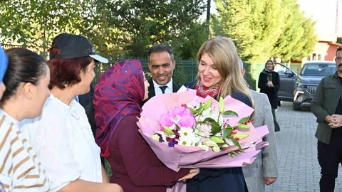Malatya'da yoğun programla esnaflarla buluştu
