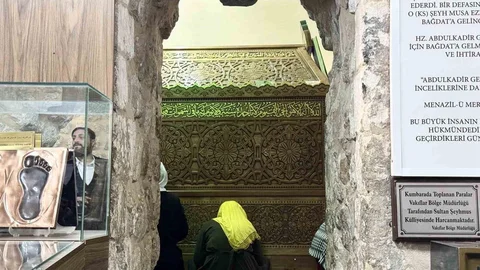 Mardin'de tarihi türbe ve medrese binlerce ziyaretçiyi ağırlıyor