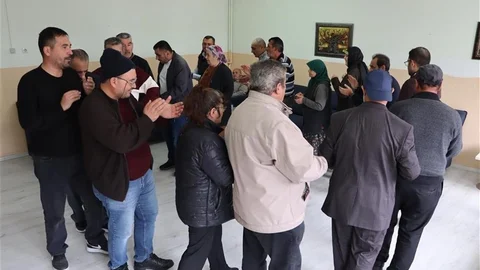 Sivas’ta Ruh Sağlığı Günü'nde halaylar çekildi