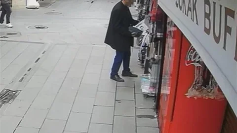 Konya'da dükkanın önünden fanlı ısıtıcı çalındı