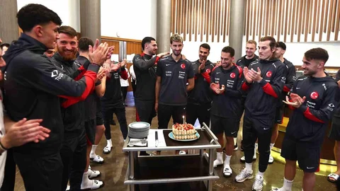 İstanbul'da Atakan Karazor'un doğum günü kutlandı