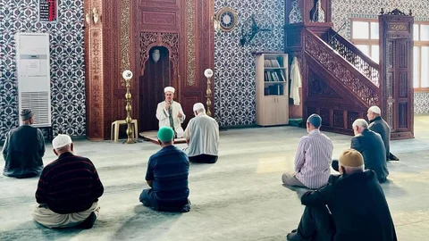 Müftü Akçay Fahrettinpaşa Mahalle Camii’nde Cemaatle Buluştu