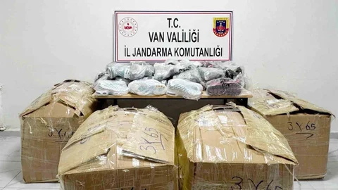 Başkale'de gümrük kaçağı eşya ele geçirildi